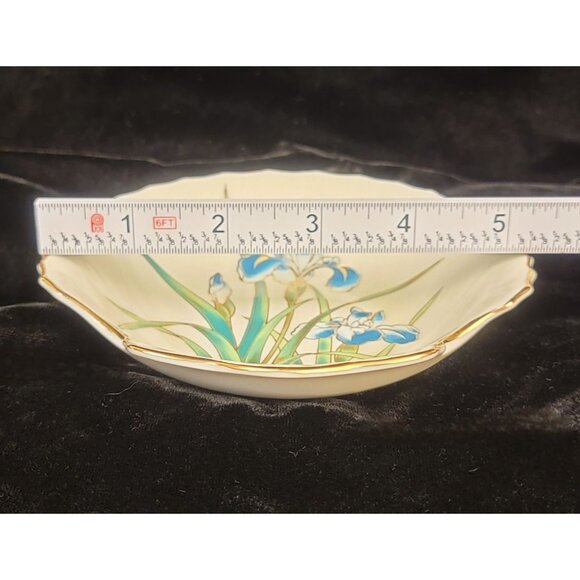 Vintage Takahashi Hand-Painted Porcelain Trinket Dish Featuring Irises - Picture 7 of 12